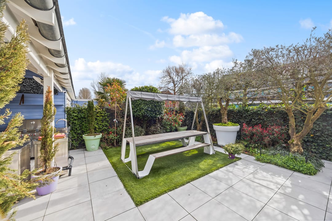 Move-in ready semi-detached home with water views in Ypenburg — 23