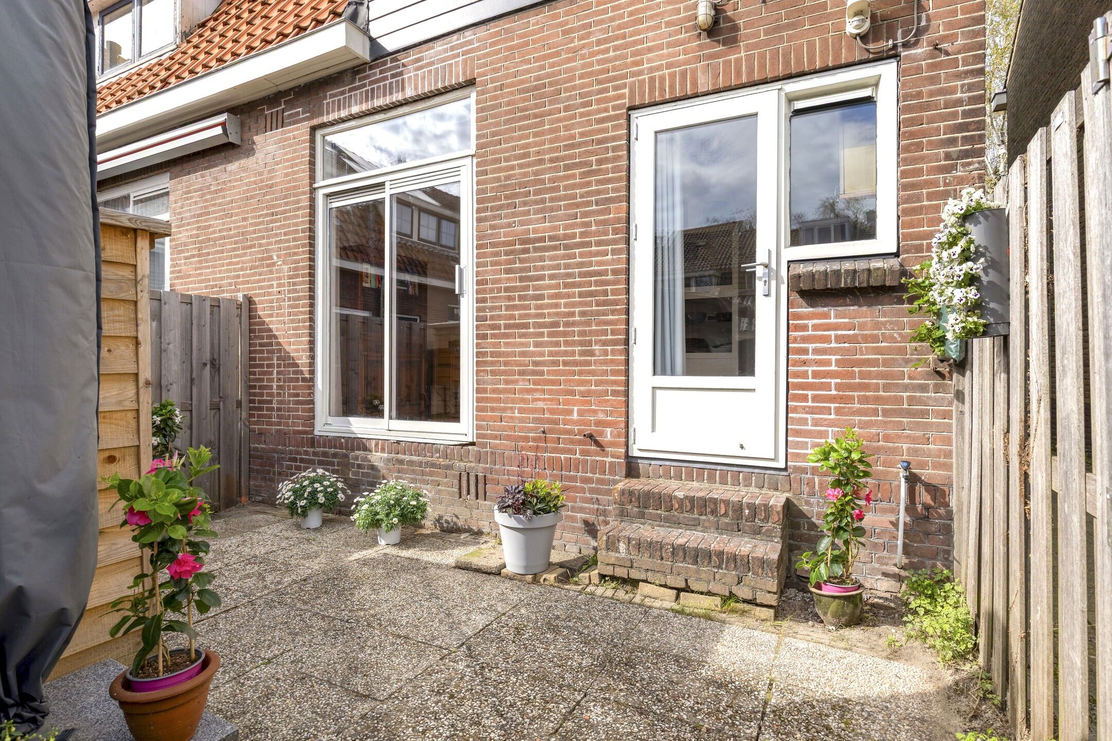 Bright 1930s Corner House with New Foundation and South-Facing Garden Near Station — 30