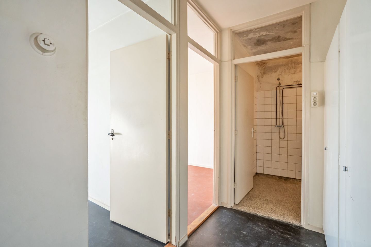 Spacious Maisonnette Apartment in Monumental Building Elvira — 20