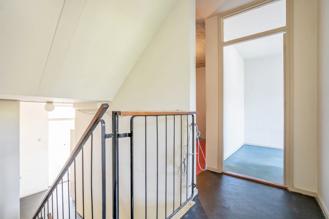 Spacious Maisonnette Apartment in Monumental Building Elvira — 26