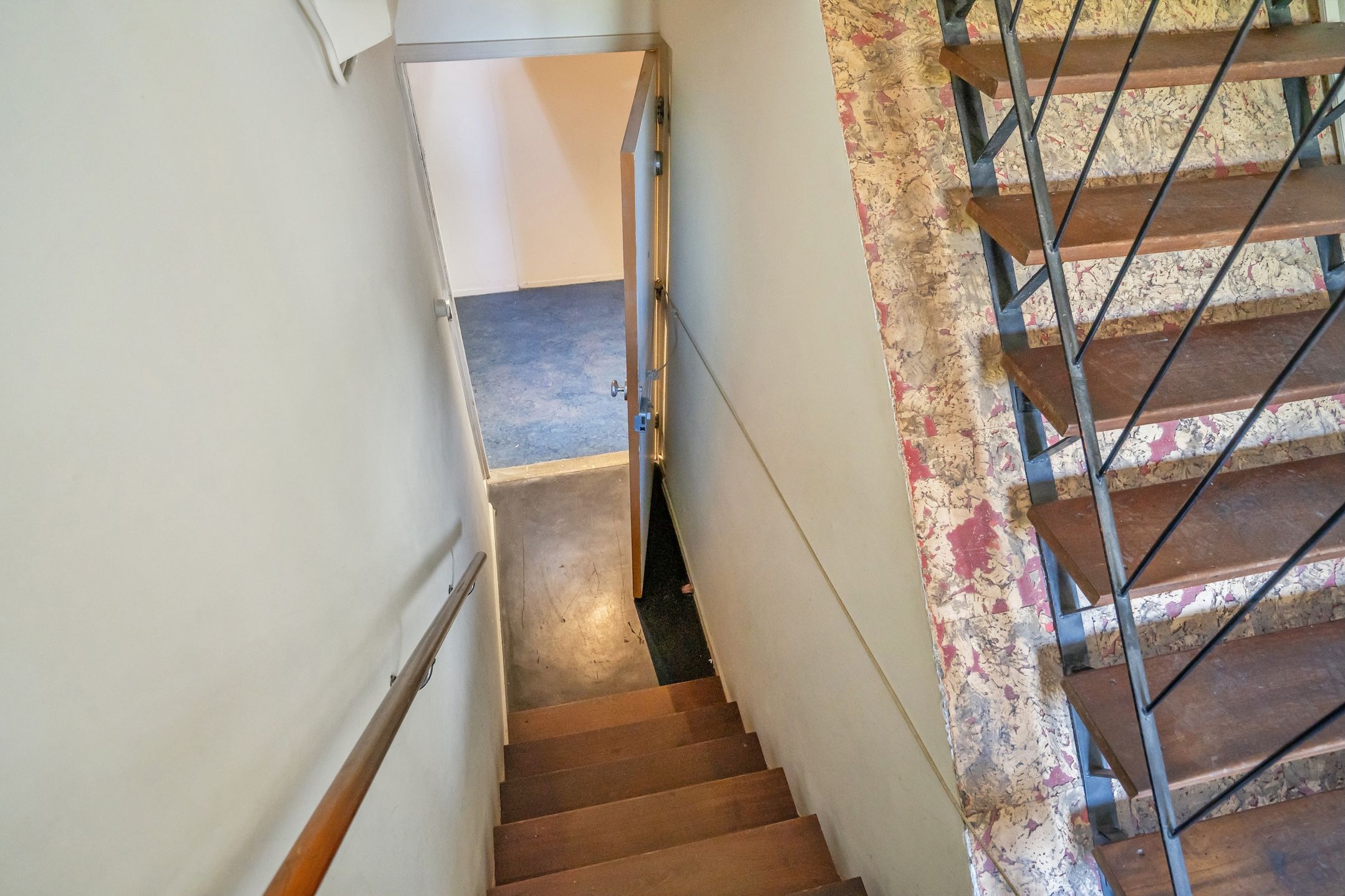 Spacious Maisonnette Apartment in Monumental Building Elvira — 12