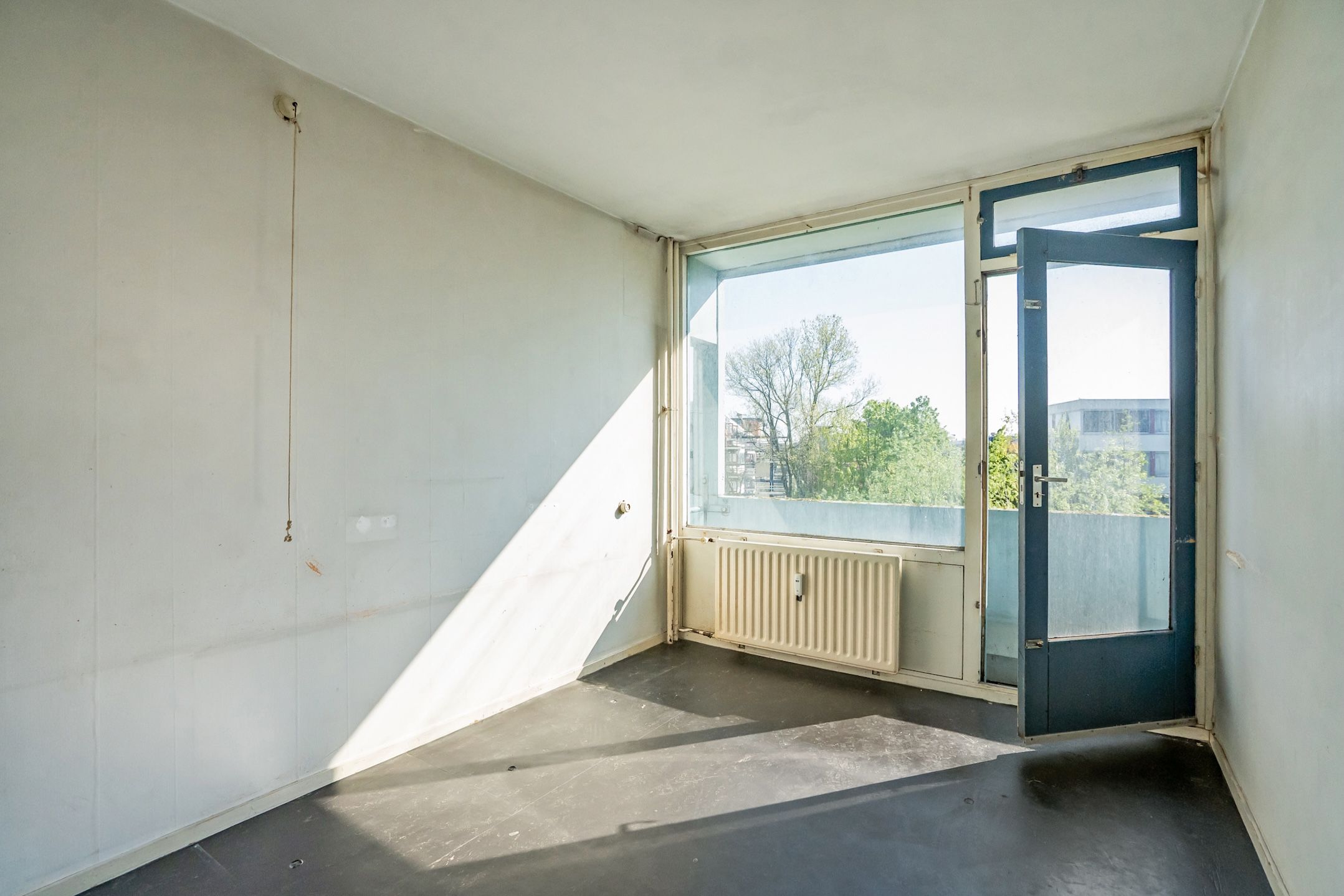 Spacious Maisonnette Apartment in Monumental Building Elvira — 15