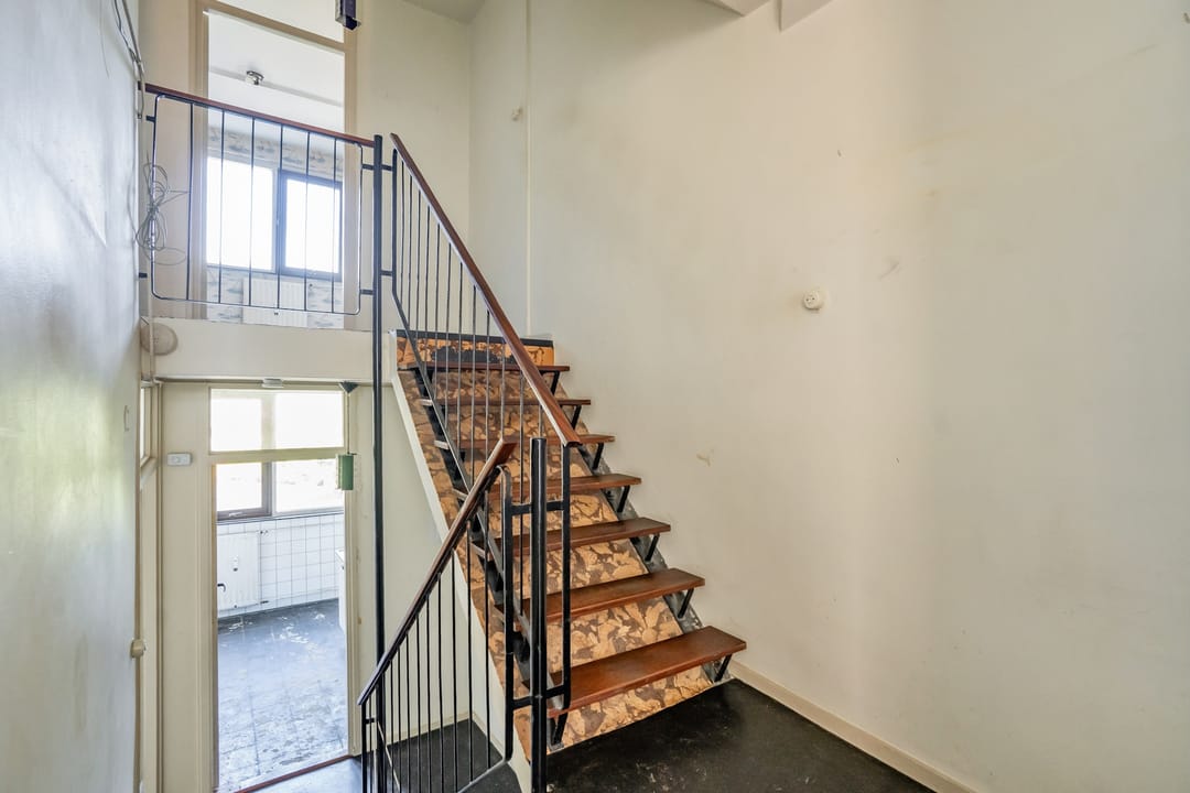 Spacious Maisonnette Apartment in Monumental Building Elvira — 13