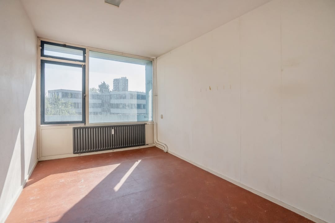 Spacious Maisonnette Apartment in Monumental Building Elvira — 16