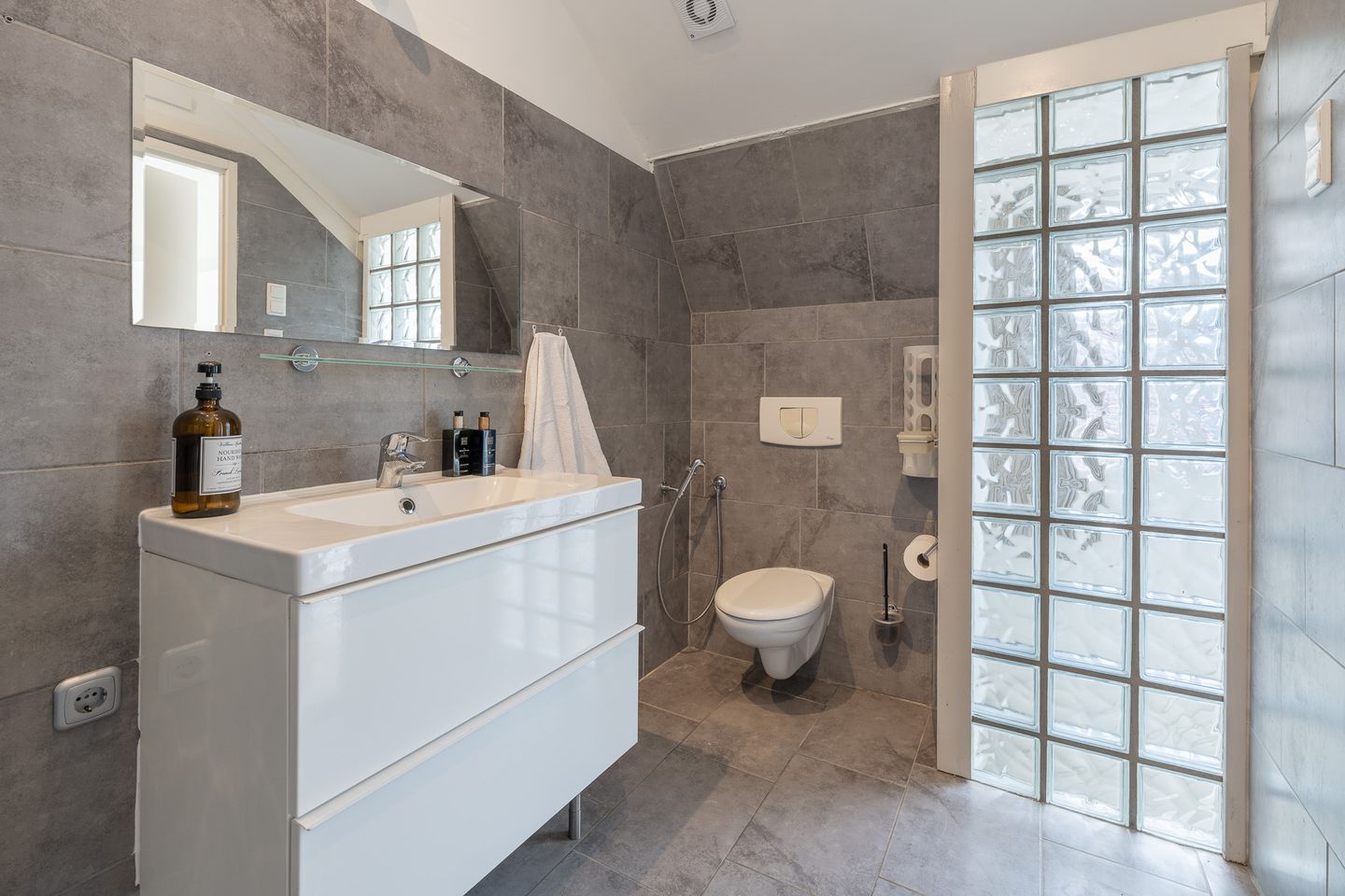 Foto 25 van Spoorstraat 59