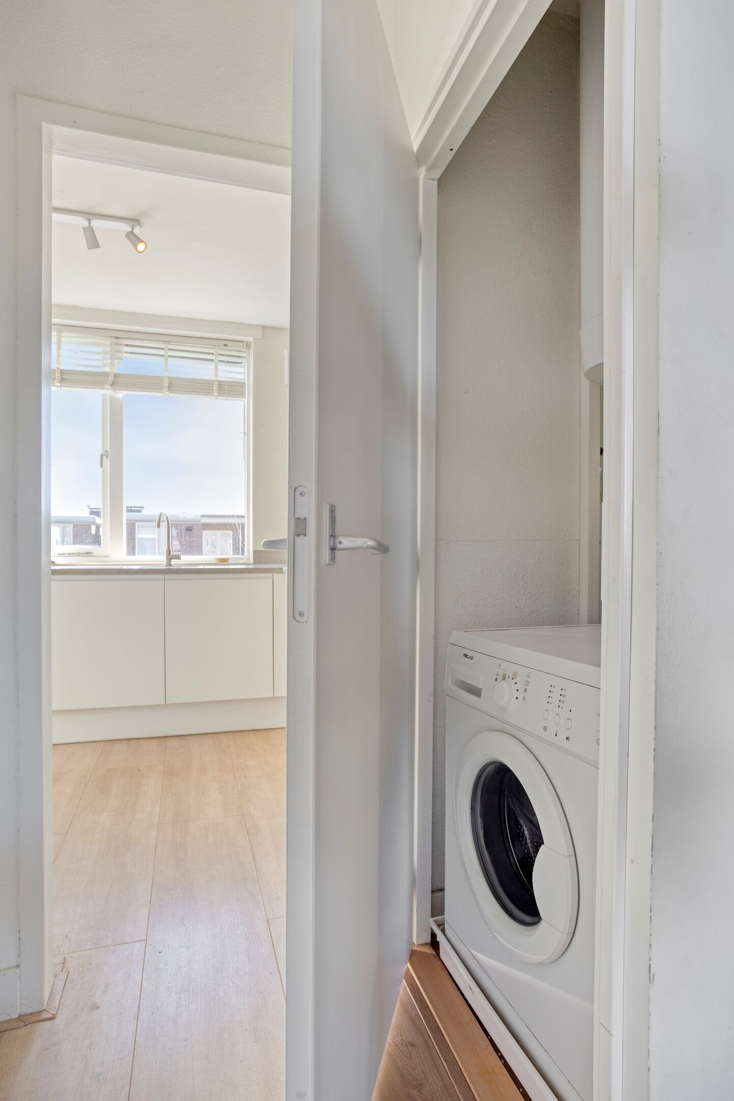 Photo 24 of Adriaan van Ostadestraat 65