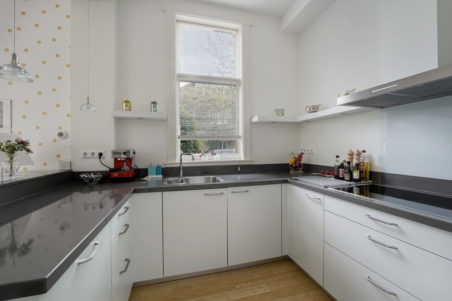 Foto 25 van Koninginnelaan 6