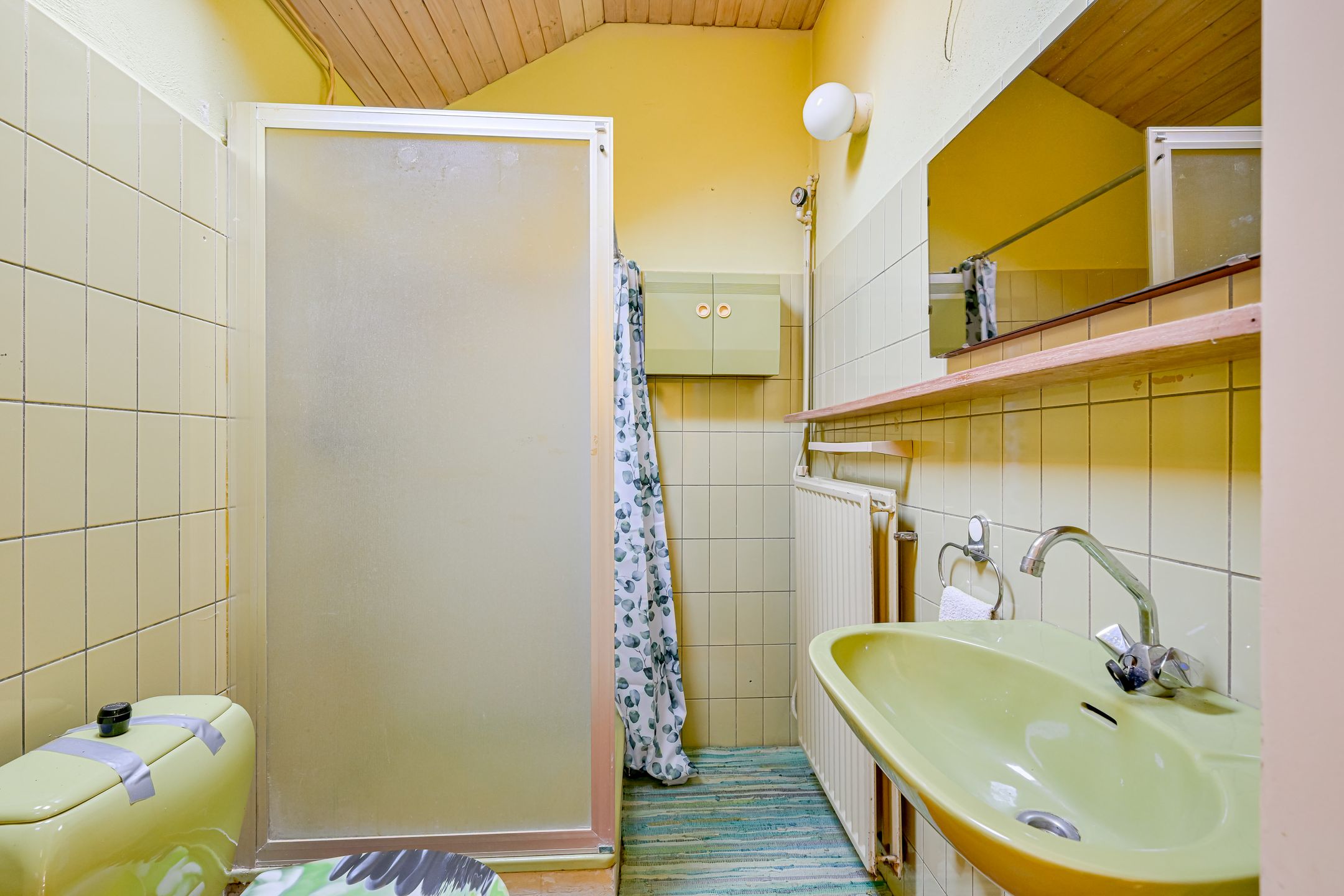 Detached 1970s Bungalow with Carport in Green Surroundings on 900m2 Plot — 18