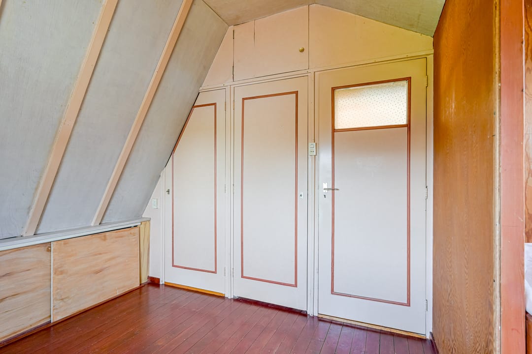 Detached 1970s Bungalow with Carport in Green Surroundings on 900m2 Plot — 28