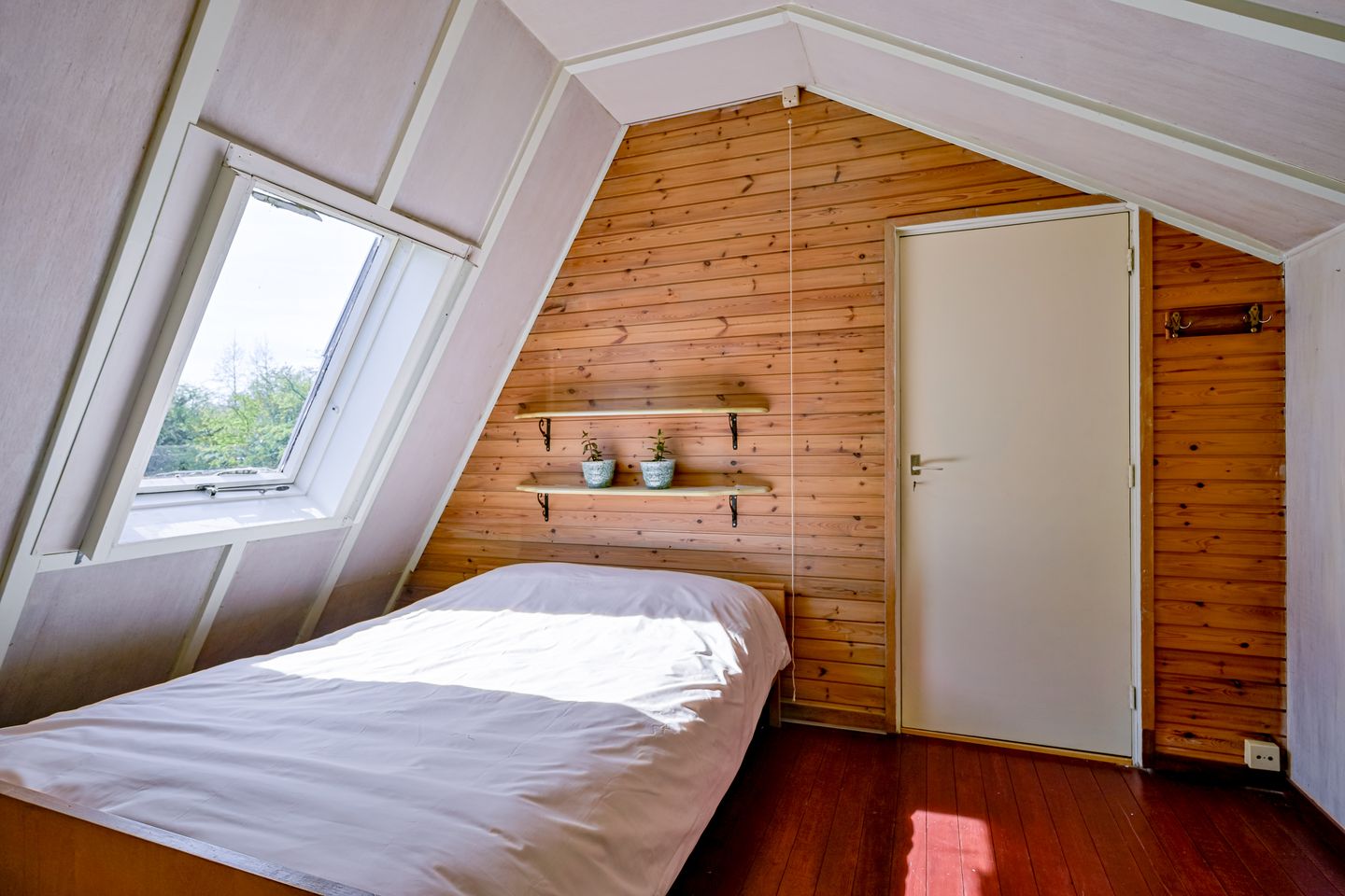 Detached 1970s Bungalow with Carport in Green Surroundings on 900m2 Plot — 29