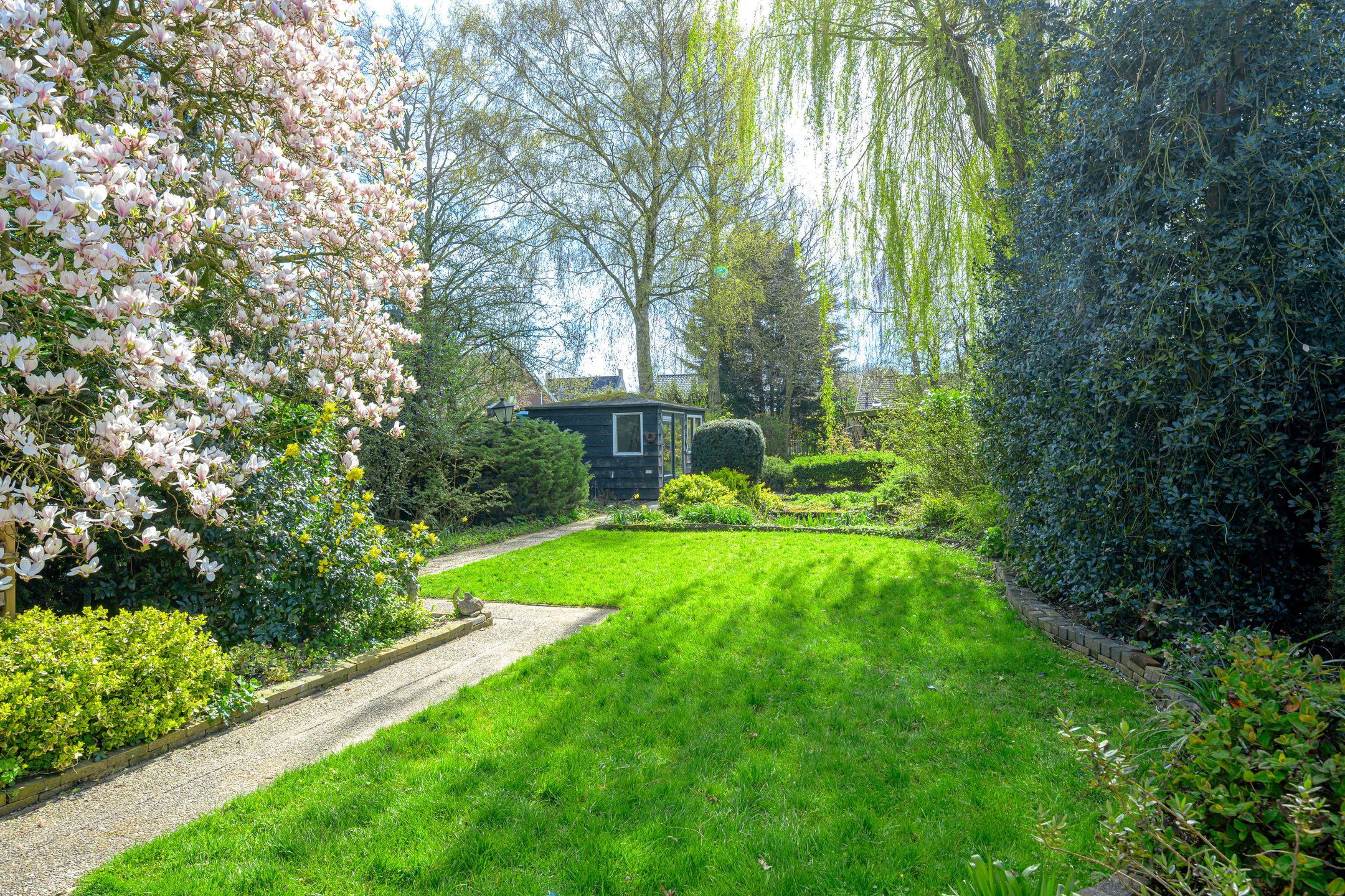 Detached 1970s Bungalow with Carport in Green Surroundings on 900m2 Plot — 39