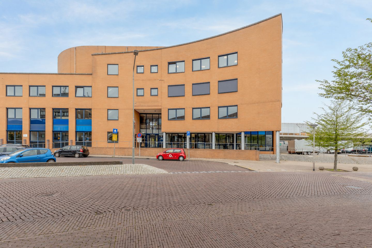 Bekijk foto 3 van Stationsplein 5-D