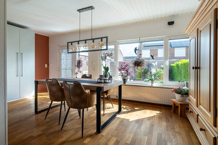 Twee-onder-één-kap te koop: Rooseveltstraat 7, Landgraaf