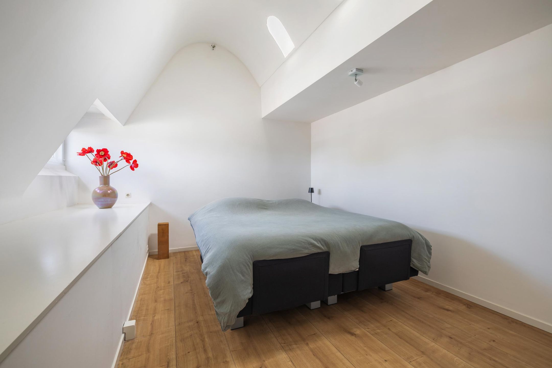 Photo 36 of Nieuwe Ginnekenstraat 19-II