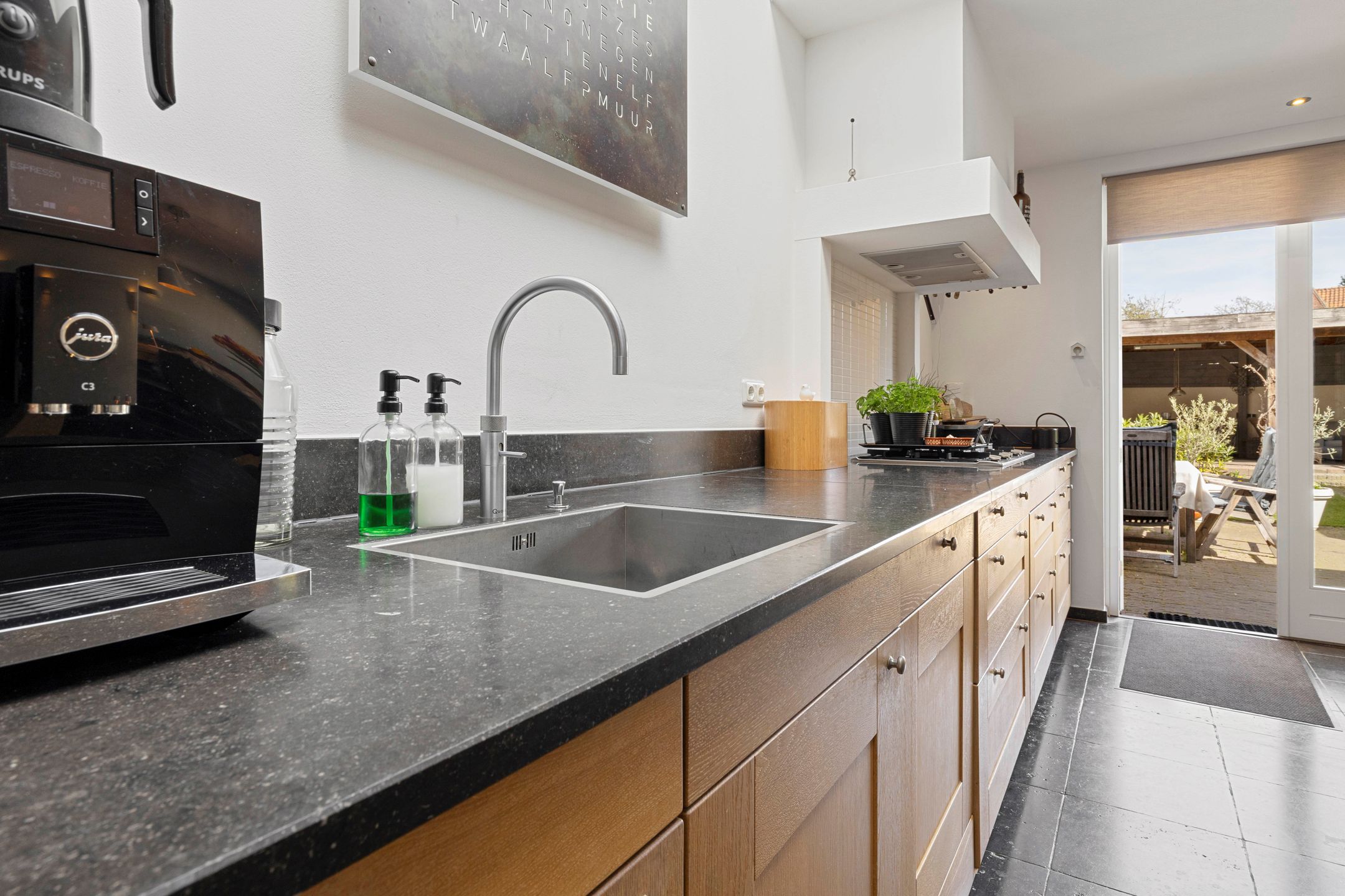 Foto 24 van van Schelbergenstraat 3