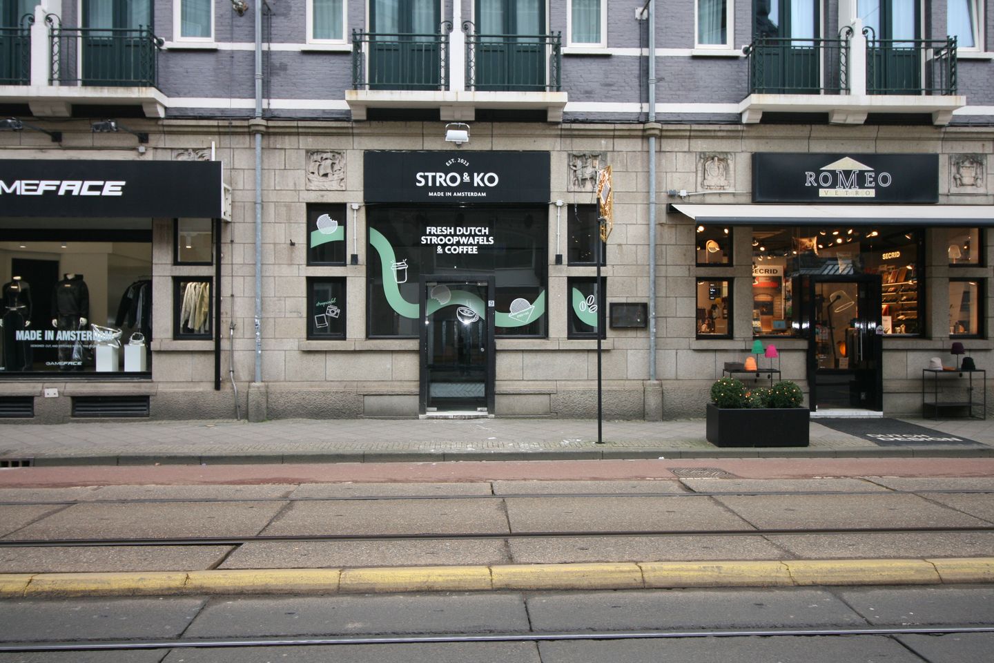 Bekijk foto 2 van Hobbemastraat 9