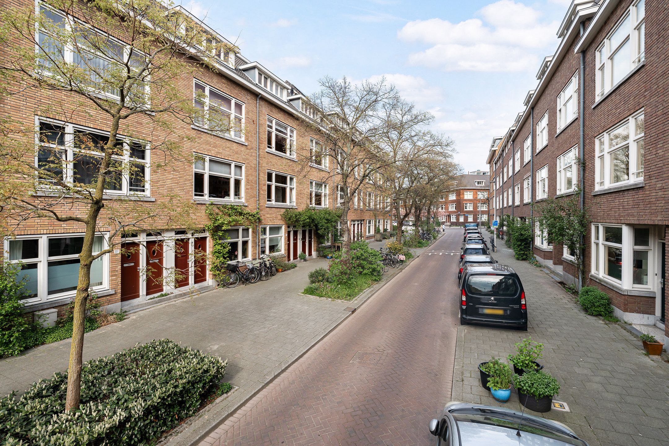 Photo 42 of Vosmaerstraat 7-A