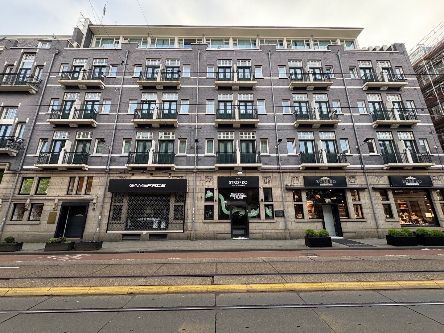 Bekijk foto 1 van Hobbemastraat 9