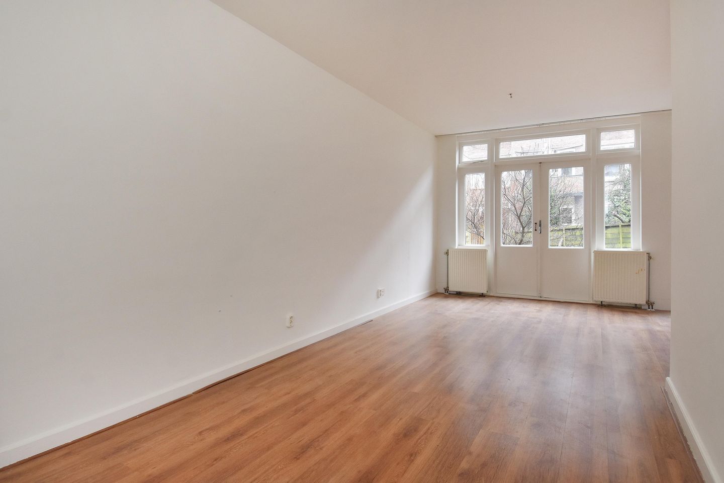 Photo 10 of Groen van Prinstererstraat 61-B