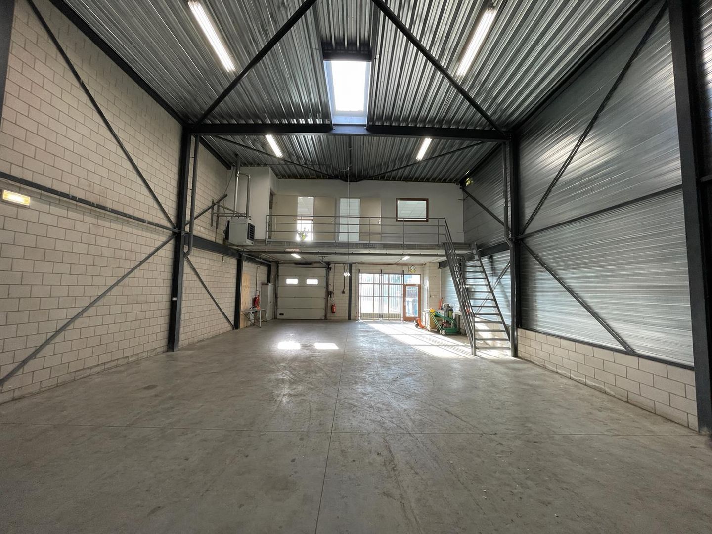 Bekijk foto 3 van Industrieweg 69-e