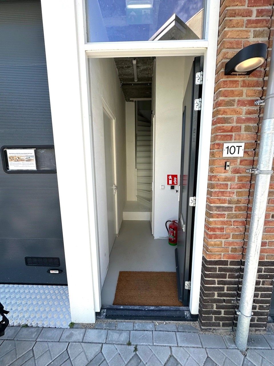 View photo 3 of Nijverheidslaan 10-T