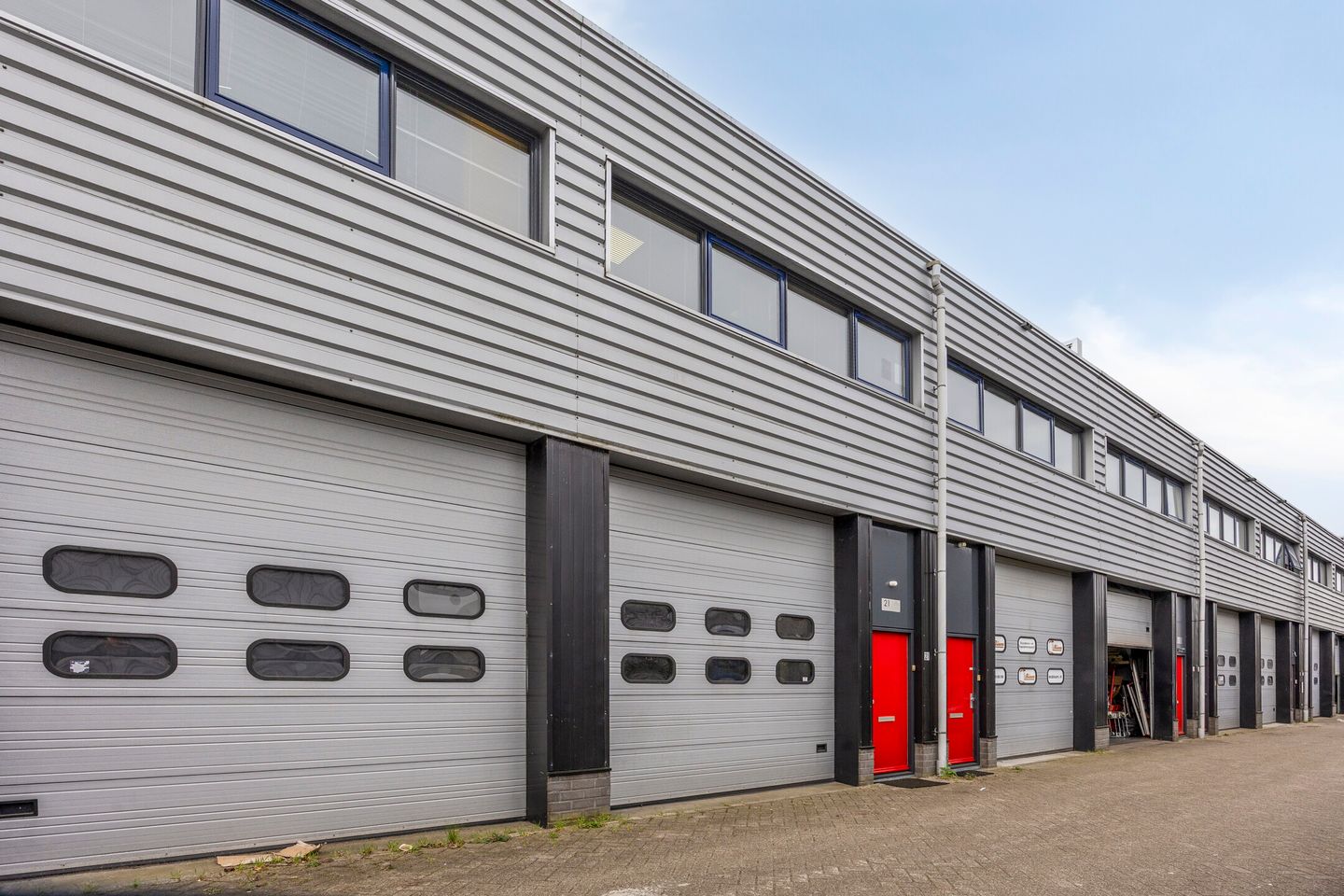 View photo 2 of Lorentzstraat 21