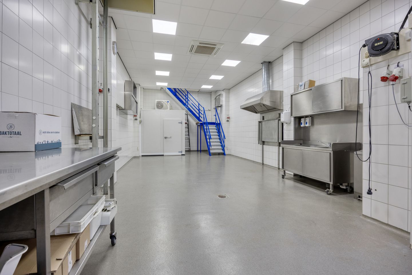 View photo 3 of Lorentzstraat 21