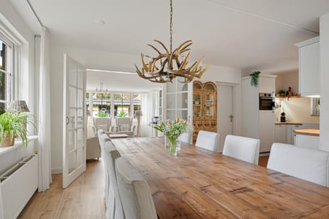 de Line 2 secondary image