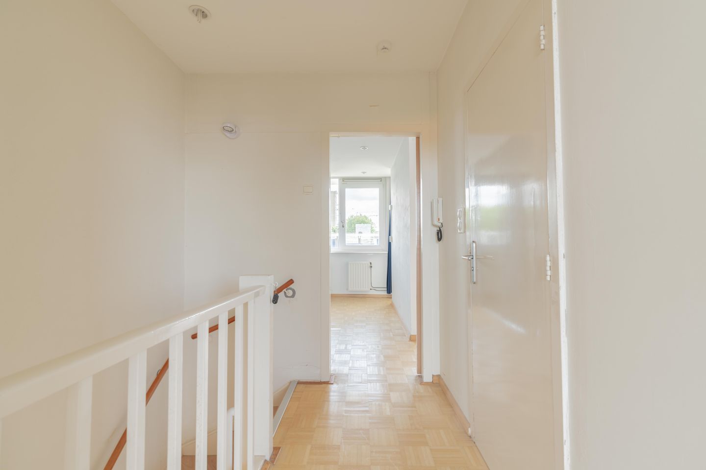 Spacious Double Upper Apartment with South-Facing Balcony in Amstelveen City Center — 14