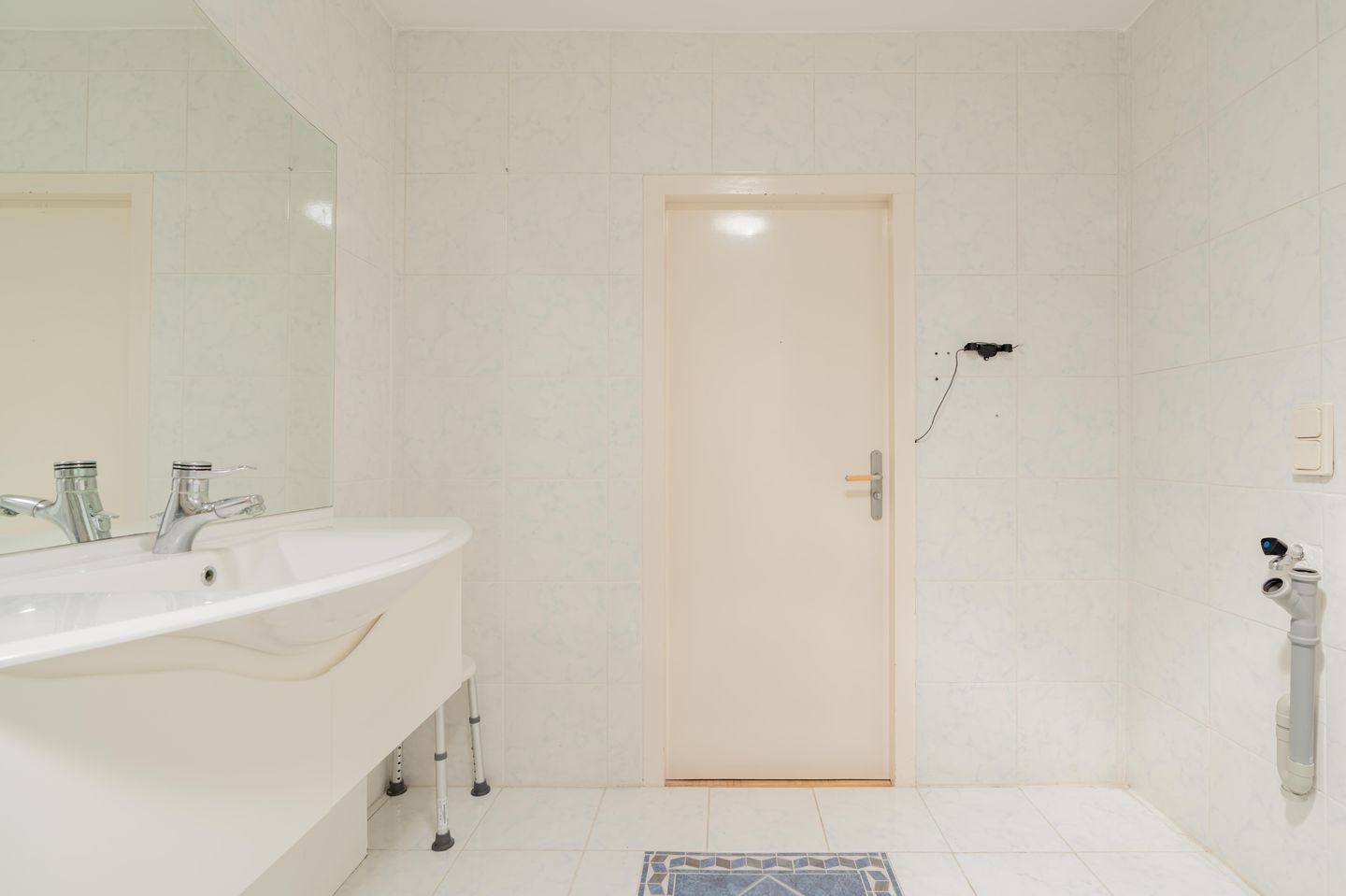 Spacious Double Upper Apartment with South-Facing Balcony in Amstelveen City Center — 19