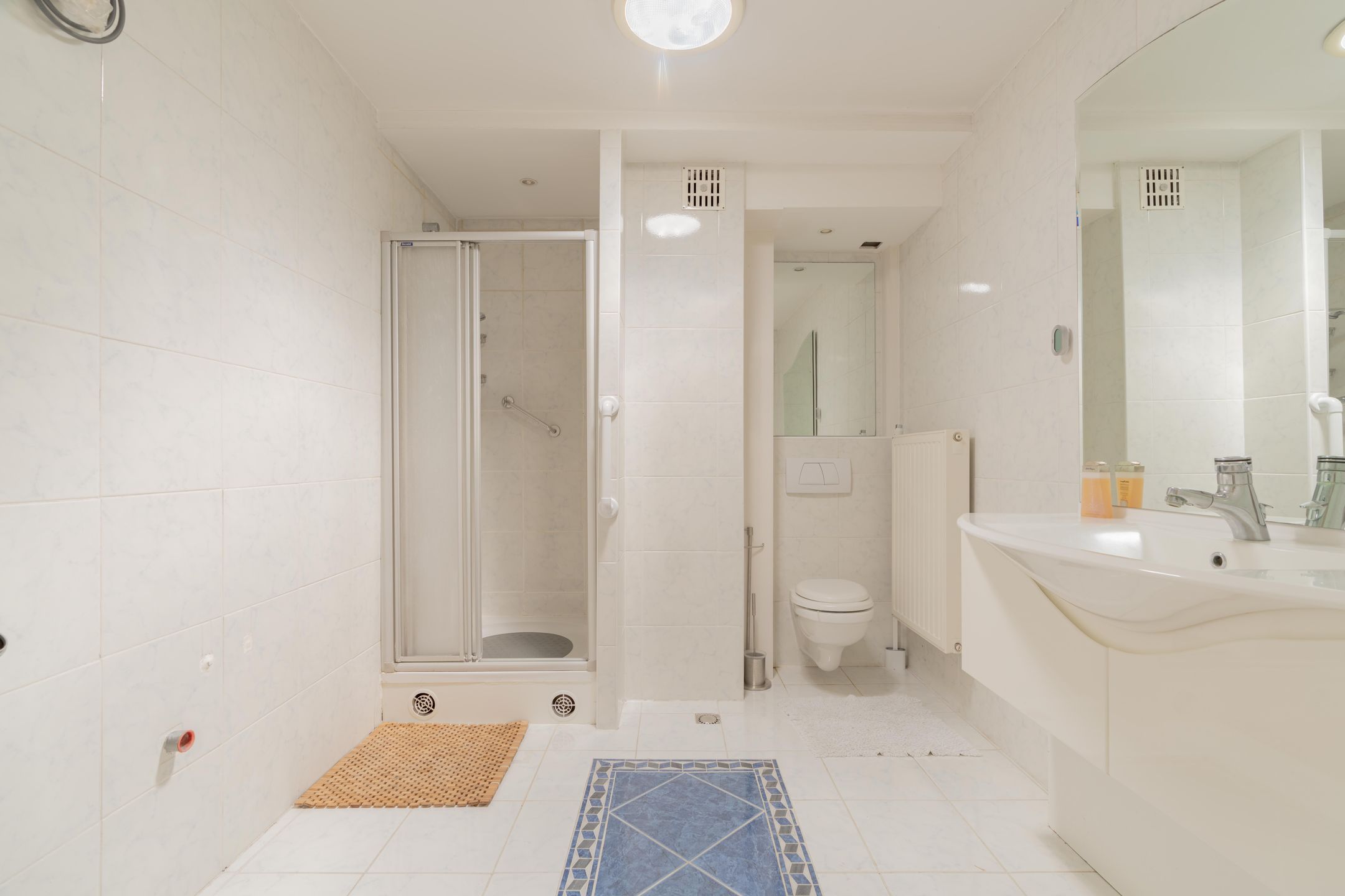 Spacious Double Upper Apartment with South-Facing Balcony in Amstelveen City Center — 18