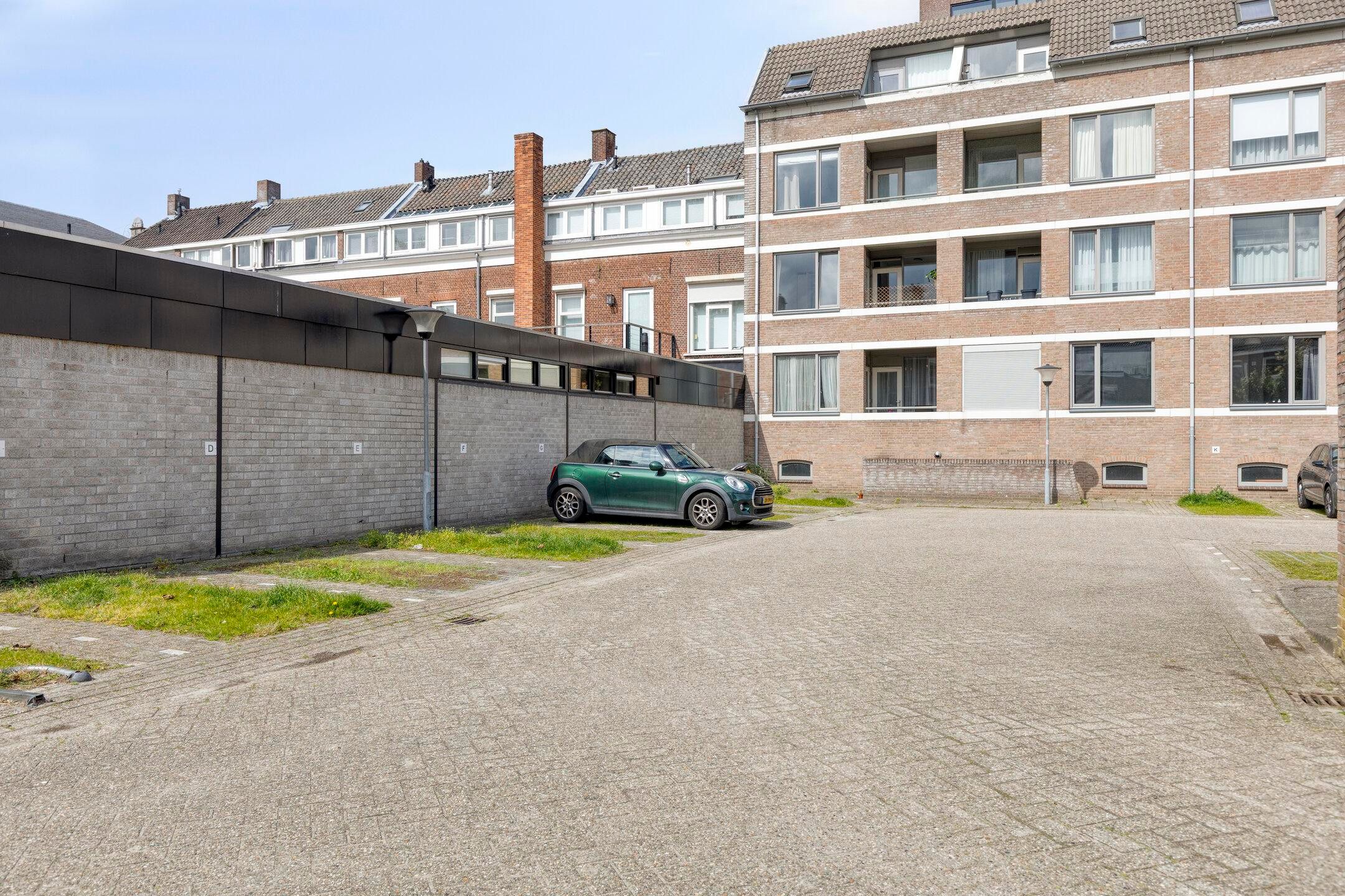 Foto 24 van Willemstraat 53-F