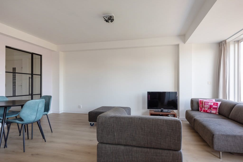 Light and Atmospheric Apartment with Open Layout in Zeeheldenbuurt — 16