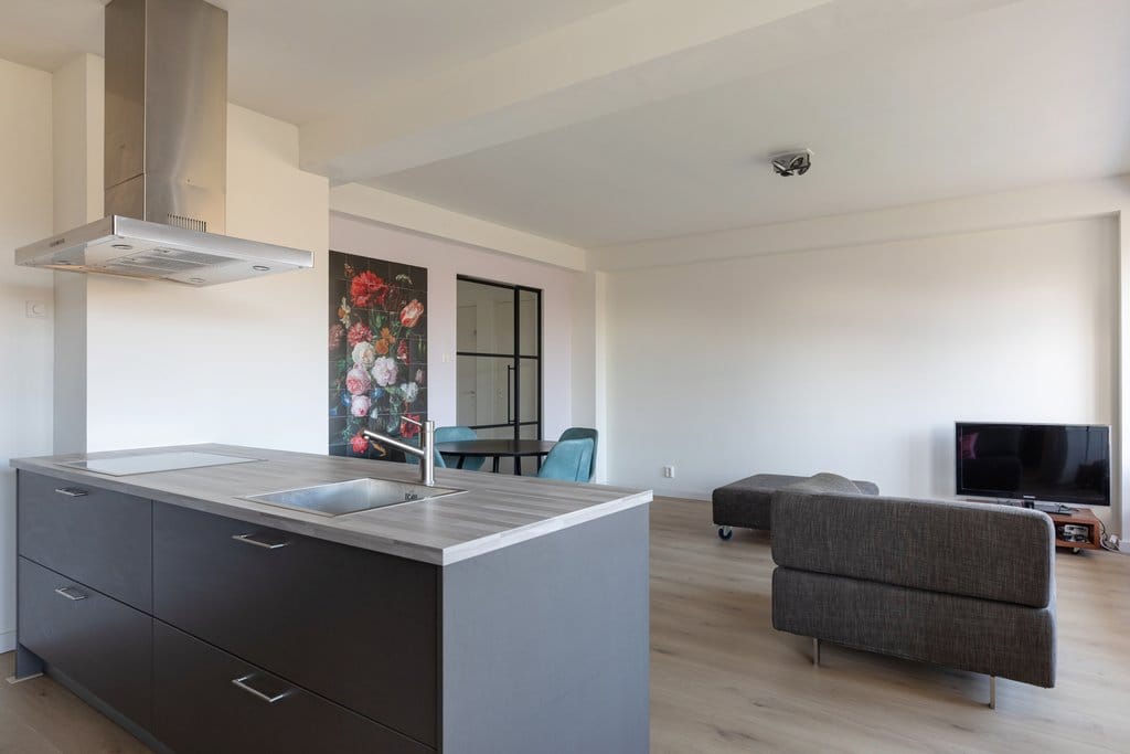 Light and Atmospheric Apartment with Open Layout in Zeeheldenbuurt — 15