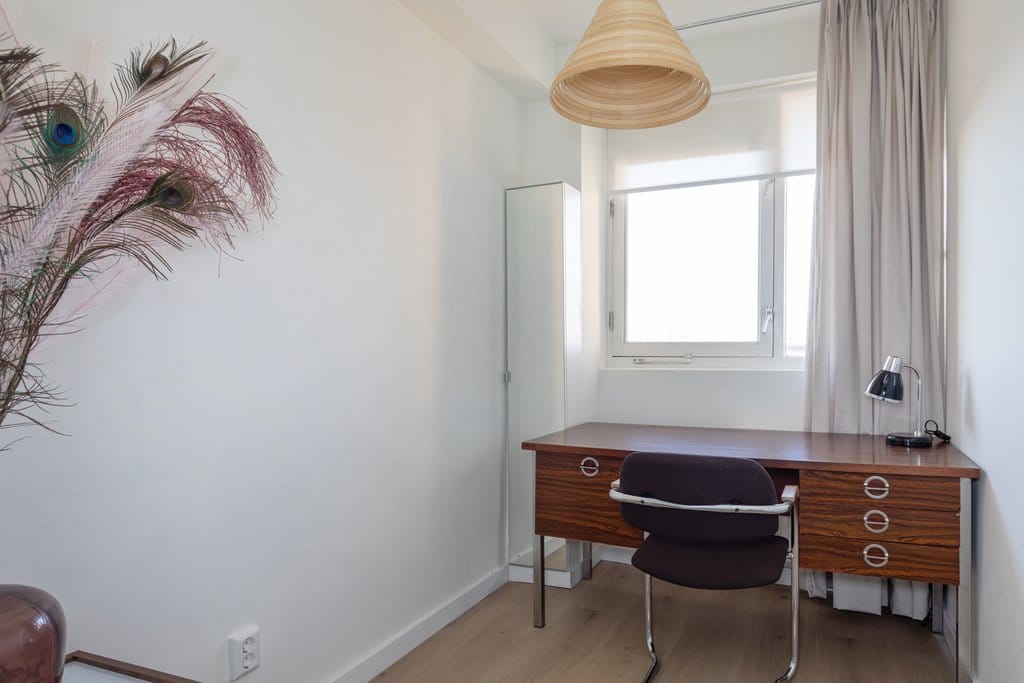 Light and Atmospheric Apartment with Open Layout in Zeeheldenbuurt — 23