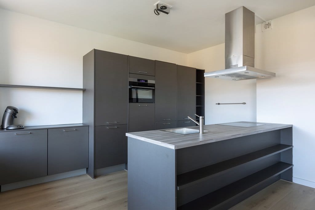 Light and Atmospheric Apartment with Open Layout in Zeeheldenbuurt — 13
