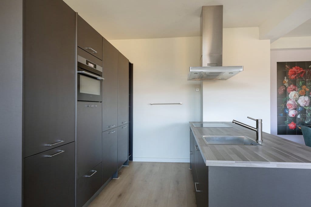 Light and Atmospheric Apartment with Open Layout in Zeeheldenbuurt — 14
