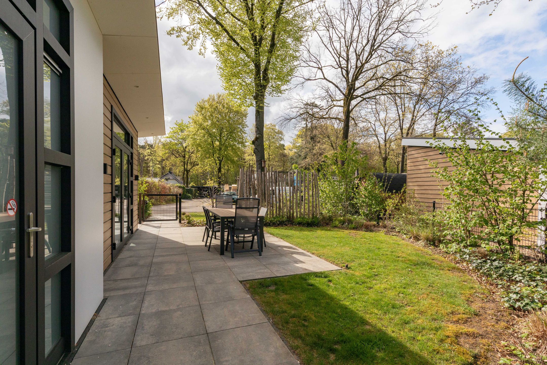 2-bedroom freehold villa in Ede — photo 3 of 5