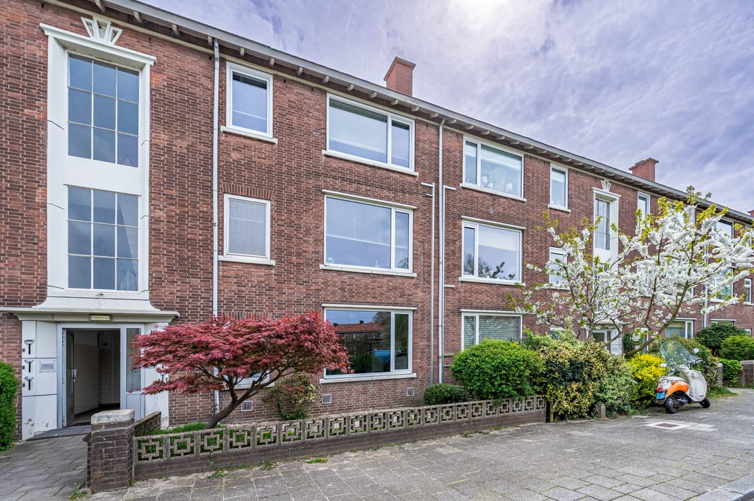 Photo 2 of Alberdingk Thijmkade 6