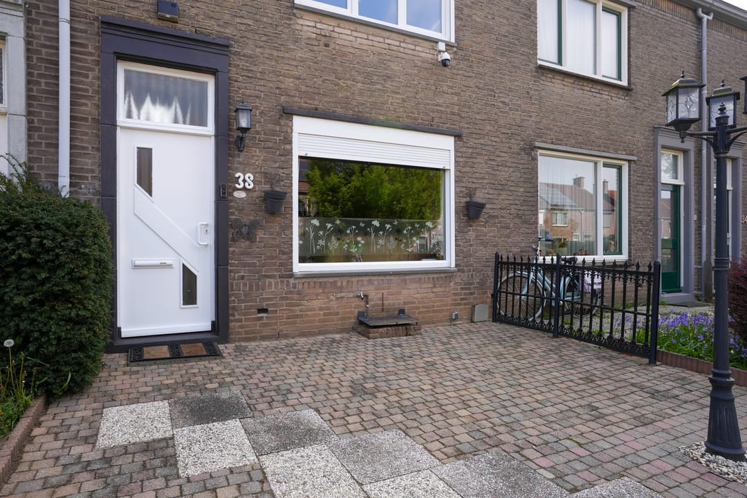 Photo 32 of Antoniusstraat 38