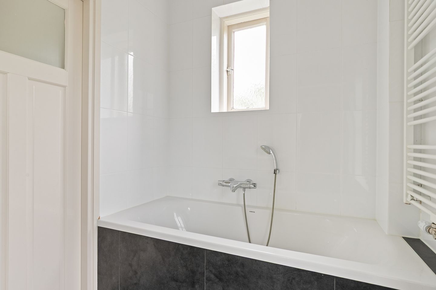 Photo 34 of Julianalaan 63