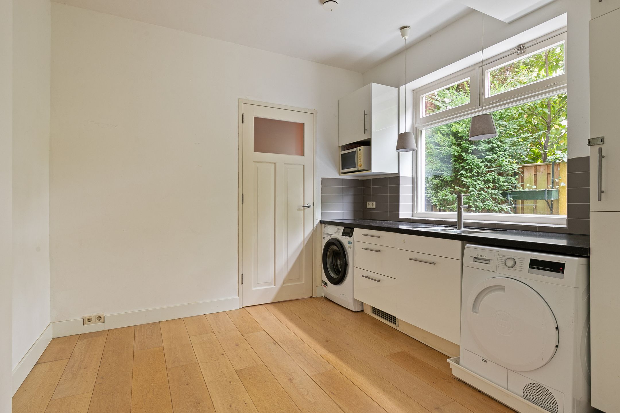 Photo 27 of Julianalaan 63