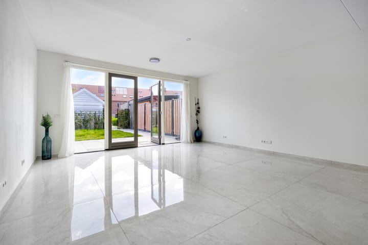 Foto 2 van Notenhout 19