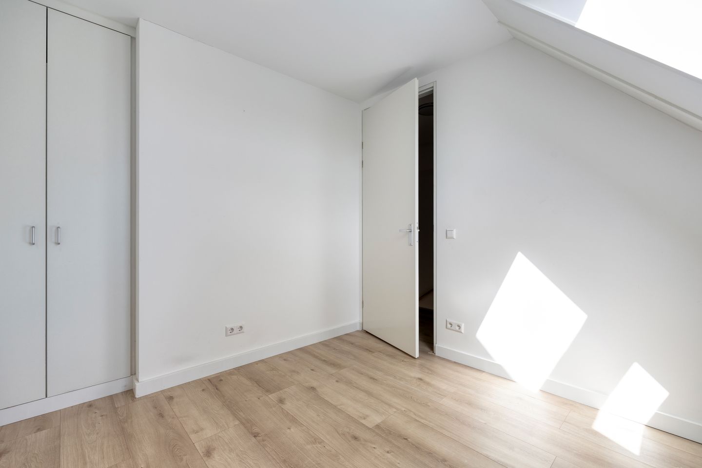 Foto 34 van Notenhout 19