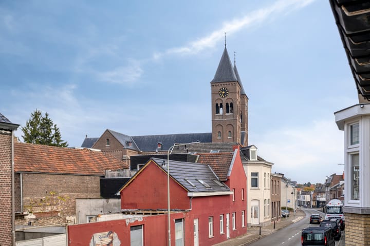 Photo 3 of Dorpstraat 105