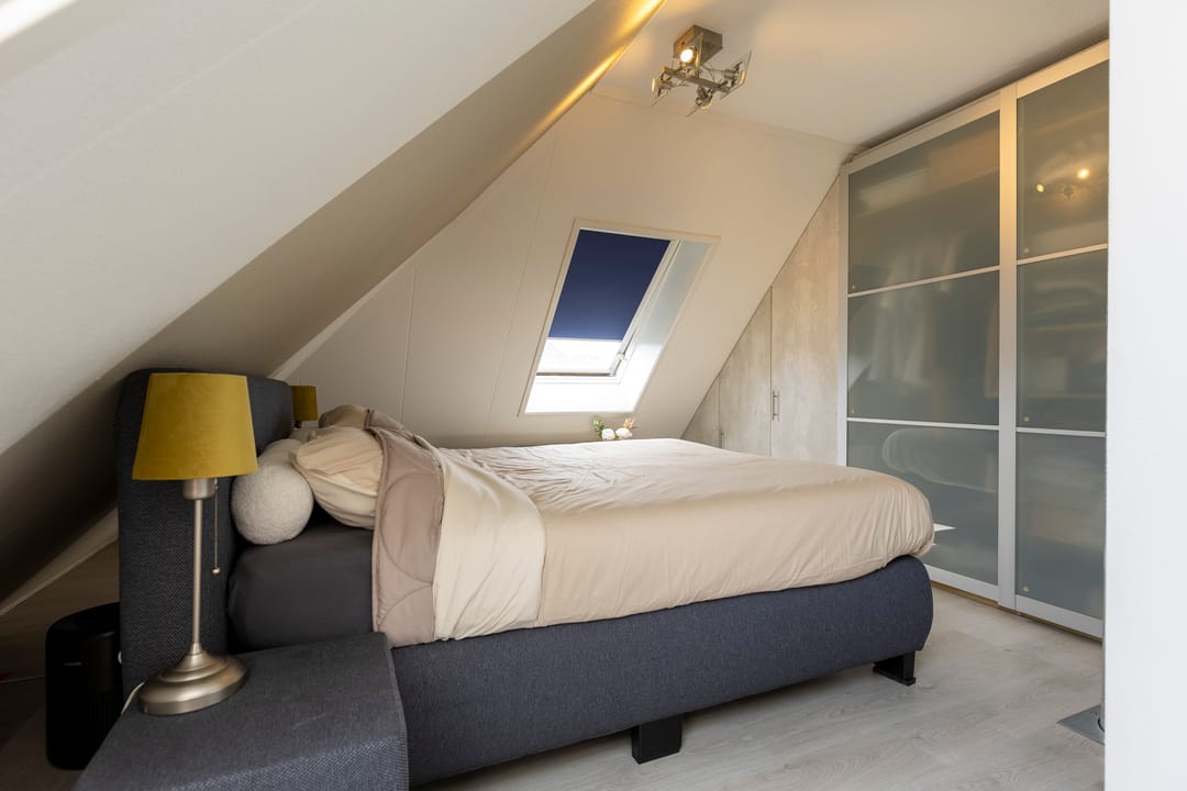 Comfortable Semi-Detached Home with Versatile Layout and Modern Finishes — 53