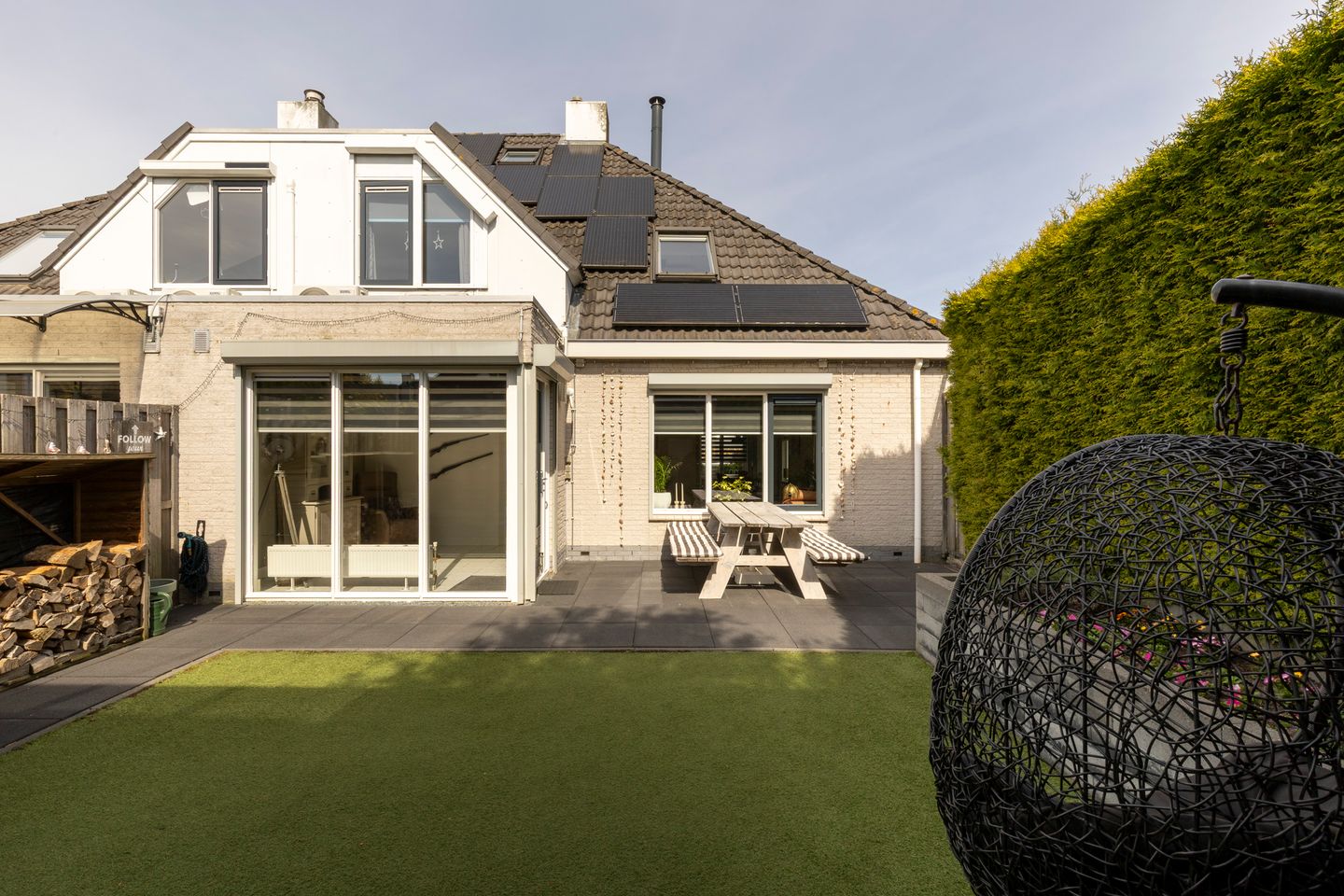 Comfortable Semi-Detached Home with Versatile Layout and Modern Finishes — 35