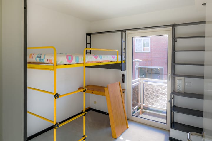 Tussenwoning te koop: Vredestraat 17, Heerlen