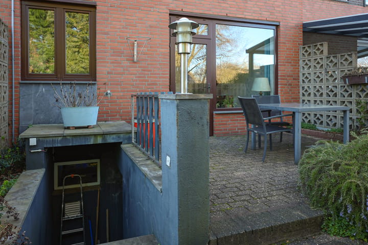 Tussenwoning te koop: Vredestraat 17, Heerlen