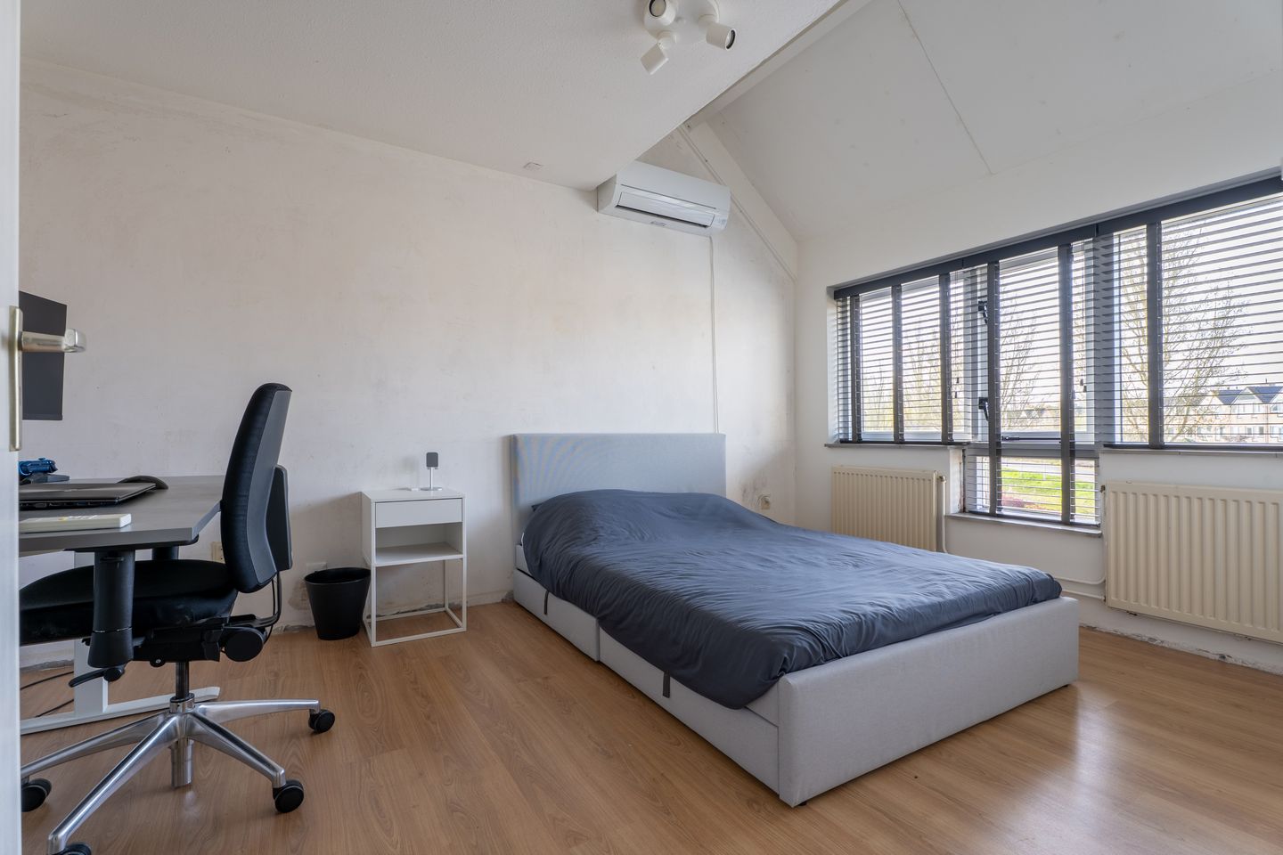 Foto 25 van Repel 67